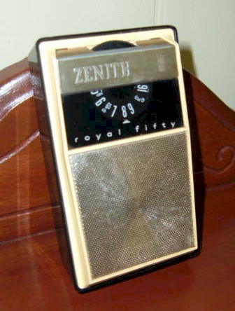 Zenith Royal 50L Pocket Radio (1962)