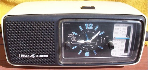 General Electric C4530A Alarm Clock Radio
