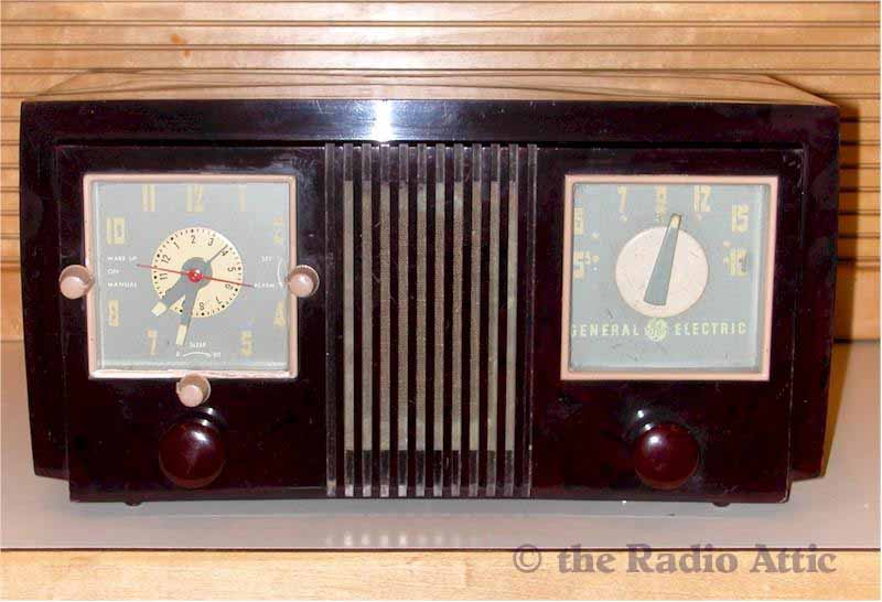 General Electric 535 Clock Radio (1949)