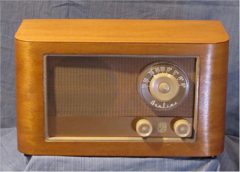 Airline Wooden Table Radio