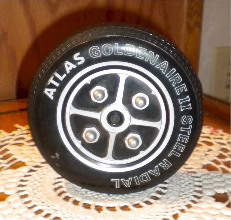 Atlas Goldanaire II Steel Tire Radio