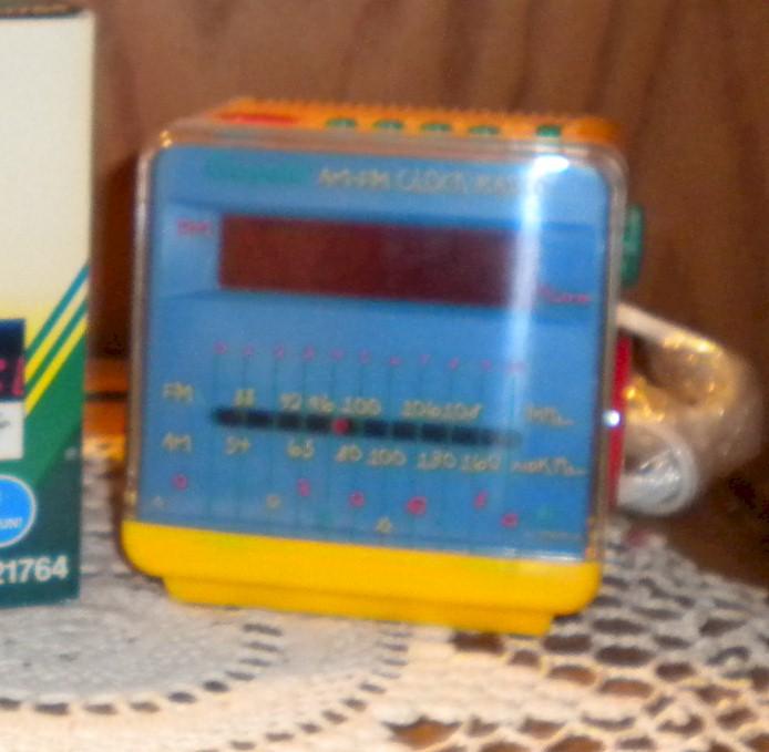 Crayola Tune Time Clock Radio