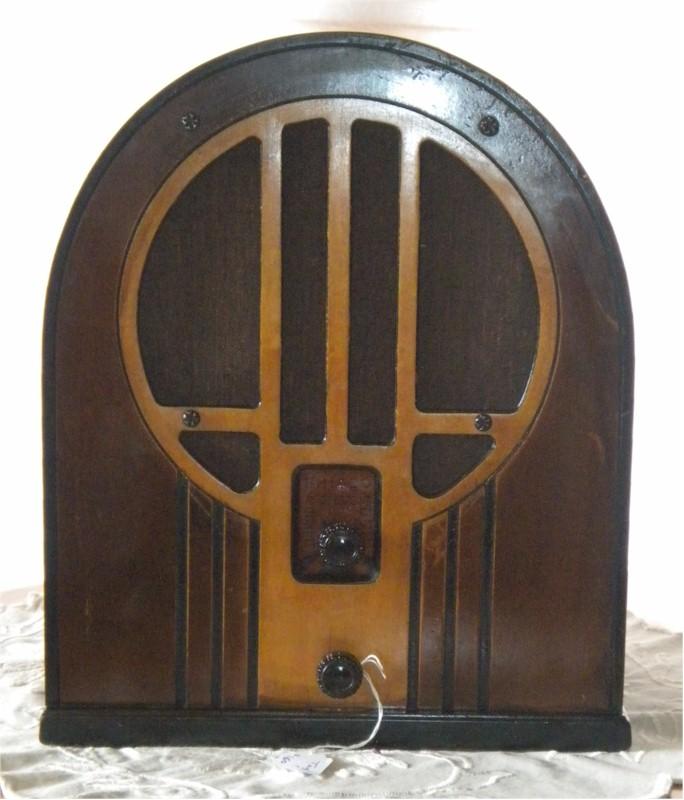 Philco 84B Cathedral (1933)