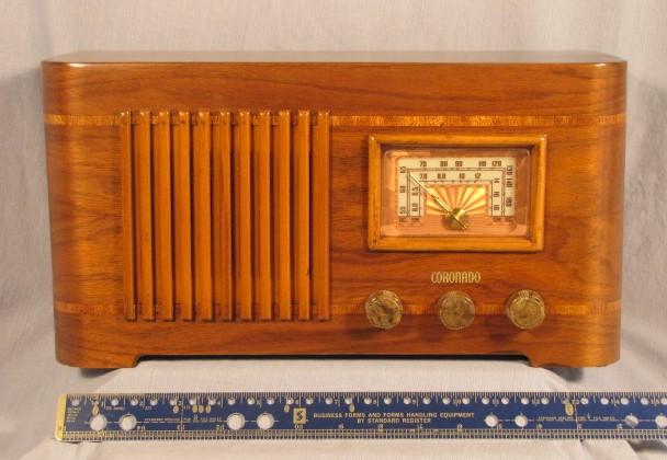 Coronado Table Radio (mid-1940s)