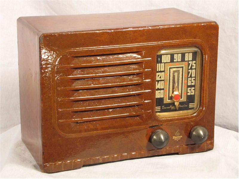 Emerson Leather-Covered Radio (1940?)