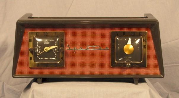 Sparton 325C Clock Radio (1954)