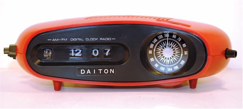 Daiton Digital Clock AM/FM Radio