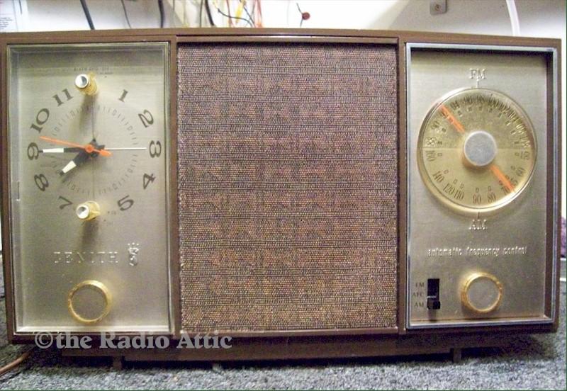 Zenith X385 "The Artiste" Clock Radio (1967)