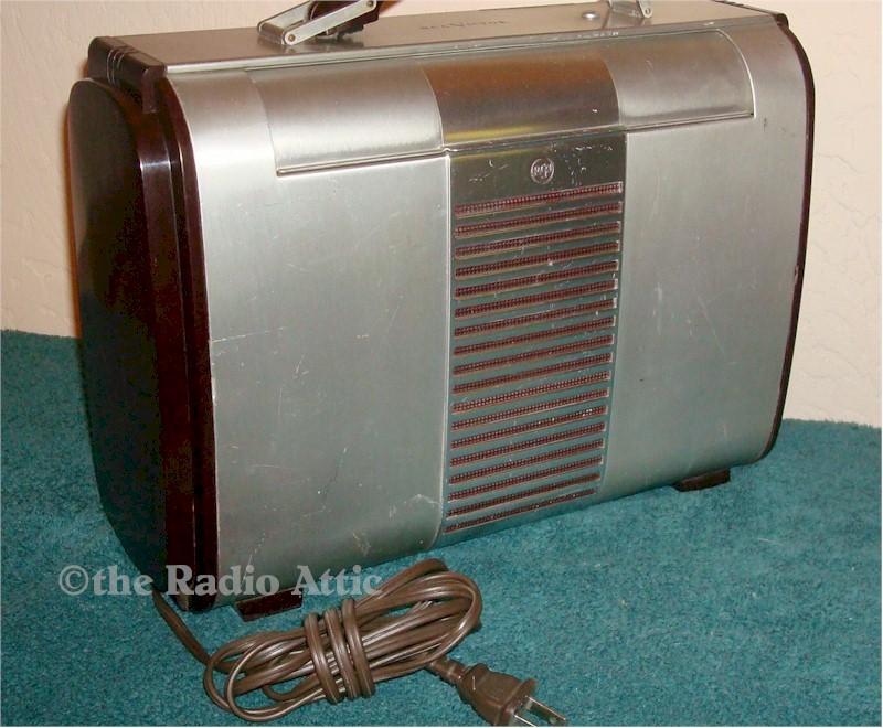 RCA 66BX Portable (1947)