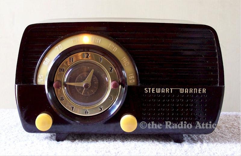 Stewart-Warner 9164 Clock Radio (1952)
