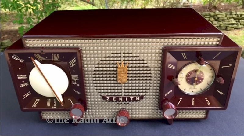 Zenith J-733 AM/FM Clock Radio (1955)
