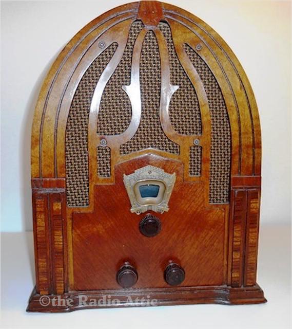 Crosley 167 "Dual Fiver" Cathedral (1933)