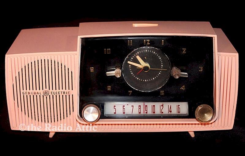 General Electric C-416C Clock Radio (1958)
