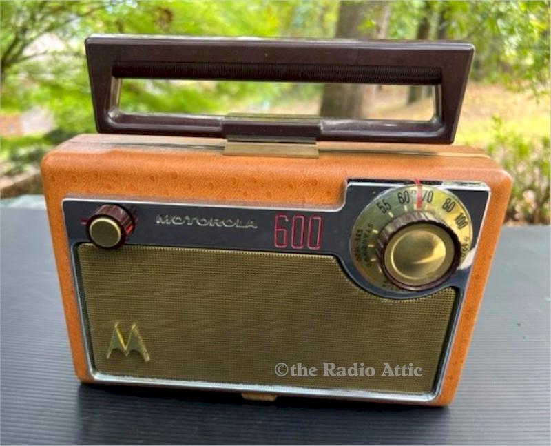 Motorola 66L2 "Golden Voice" (1955)