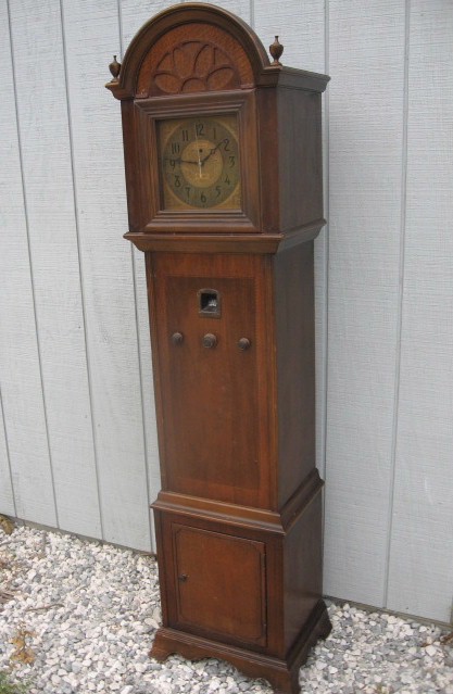 Majestic Grandfather Clock Radio Model 15