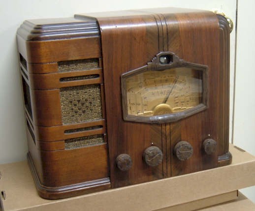 Silvertone Radio