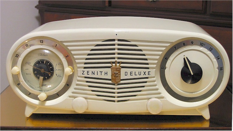 Zenith K-518 Clock Radio (1952)