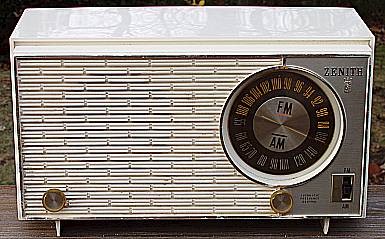 Zenith Plastic Radio (1955)