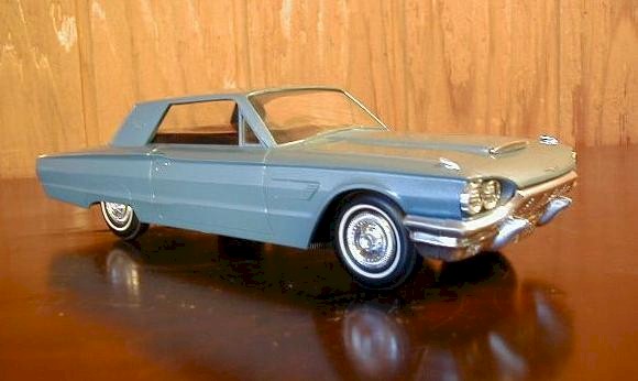 Ford 1965 Thunderbird Radio by Philco