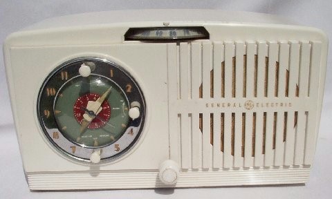 General Electric 518F Clock Radio (1951)