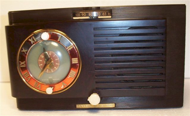 General Electric 60 Clock Radio (1958)