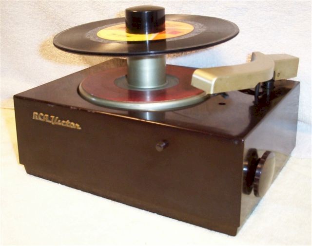 1950s record player shelf