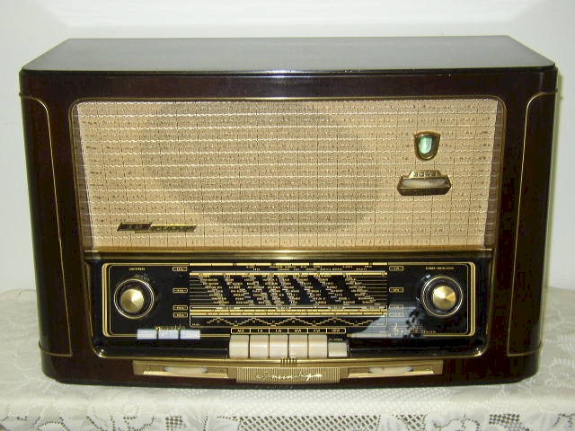 Grundig 3045 3-D Klang