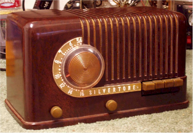 Silvertone 3311 "Commentator" (1940)