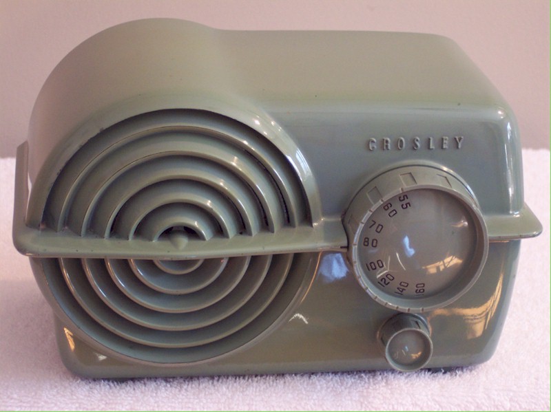 https://radioattic.com/soldradios/sold_radios_2007/Dennis_Crosley_11-117U_(1951).jpg