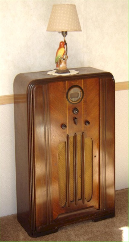 Philco 37-620 Consolette