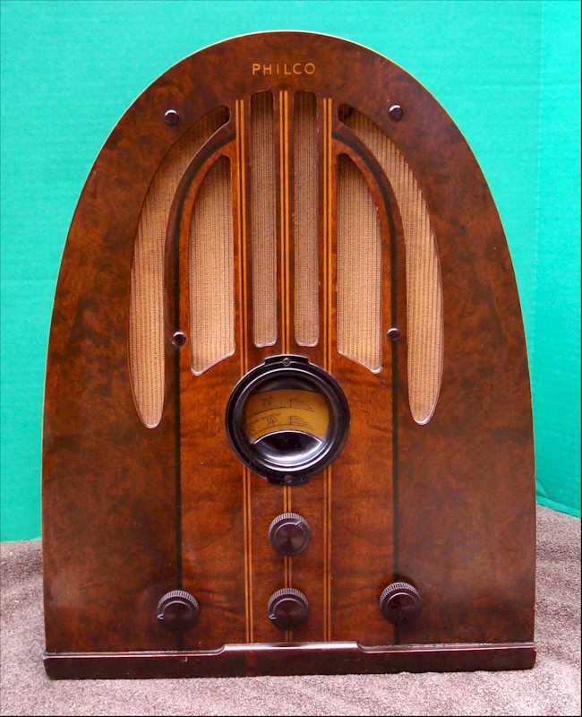 Philco 37-60 Cathedral (1937)
