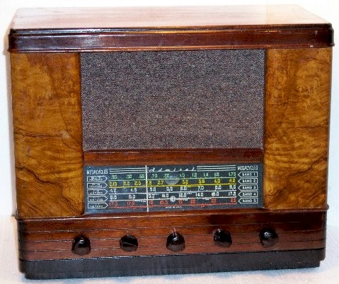 Admiral Multiband Radio - SOLD! - item number 0020637