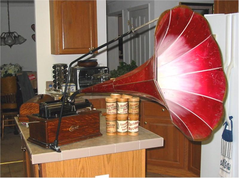 Edison Home Phonograph with Morning Glory Horn (1906)