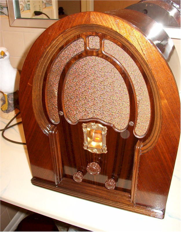 Philco 89B Cathedral (1933)