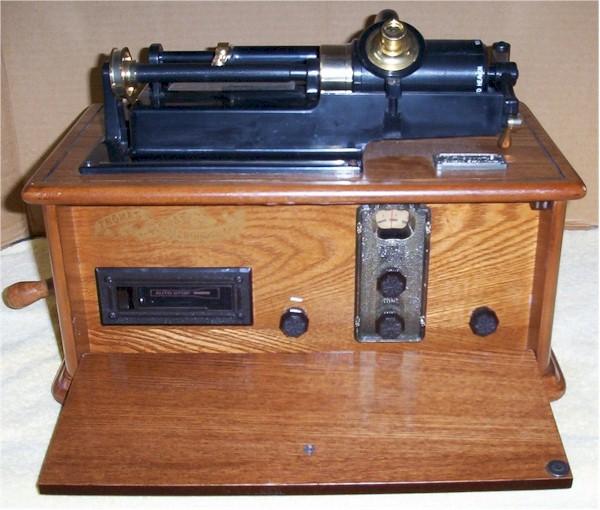 Thomas Home Phonograph (Replica)
