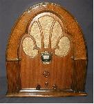 Philco 70 "Baby Grand" Cathedral (1931)