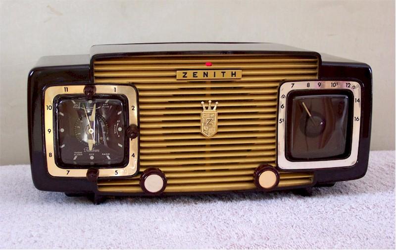Zenith L-622 Clock Radio (1953)