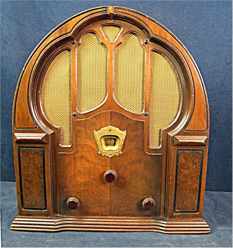 Crosley "Dual Eight" Cathedral 1933)