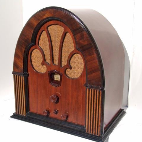 Philco 70 Cathedral (1931)