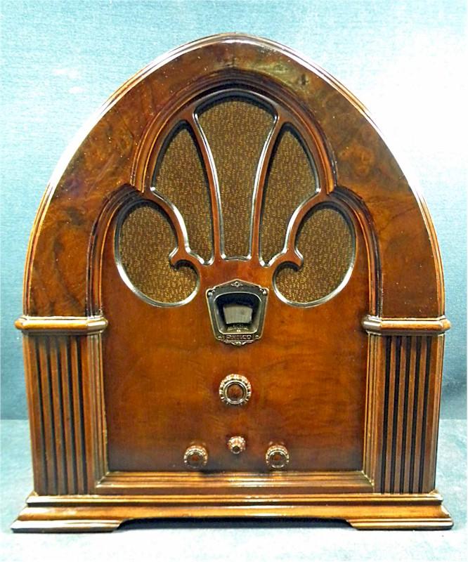 Philco 90 Cathedral (1932)