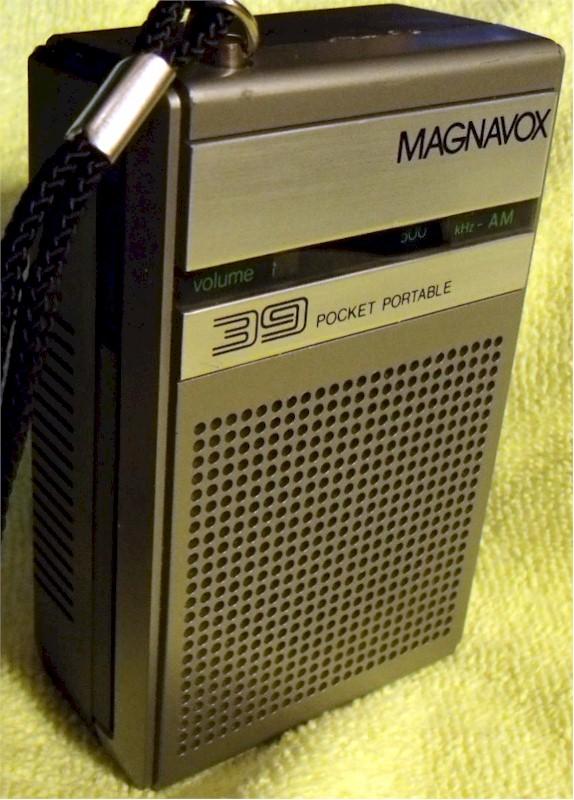 Magnavox 39 Pocket Transistor (1970)