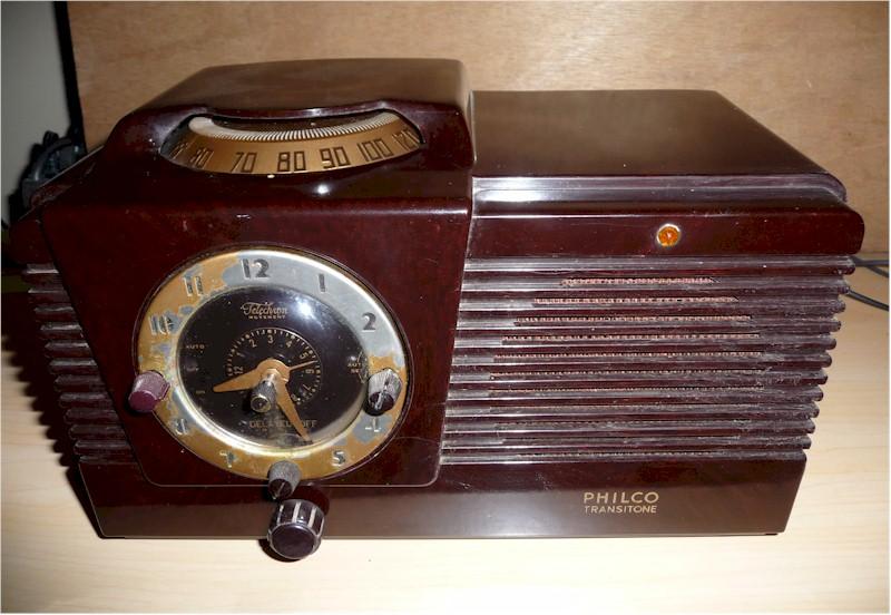 Philco 51-537 Clock Radio (1950)
