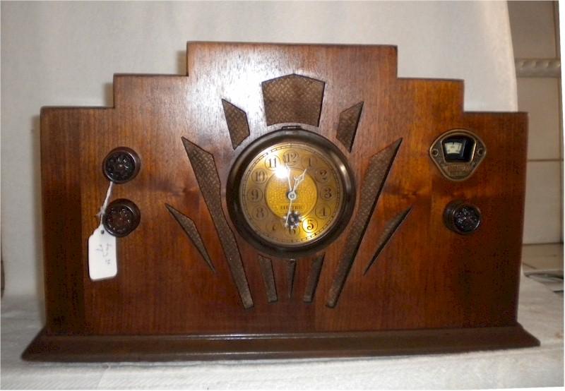 Freshman Clock Radio