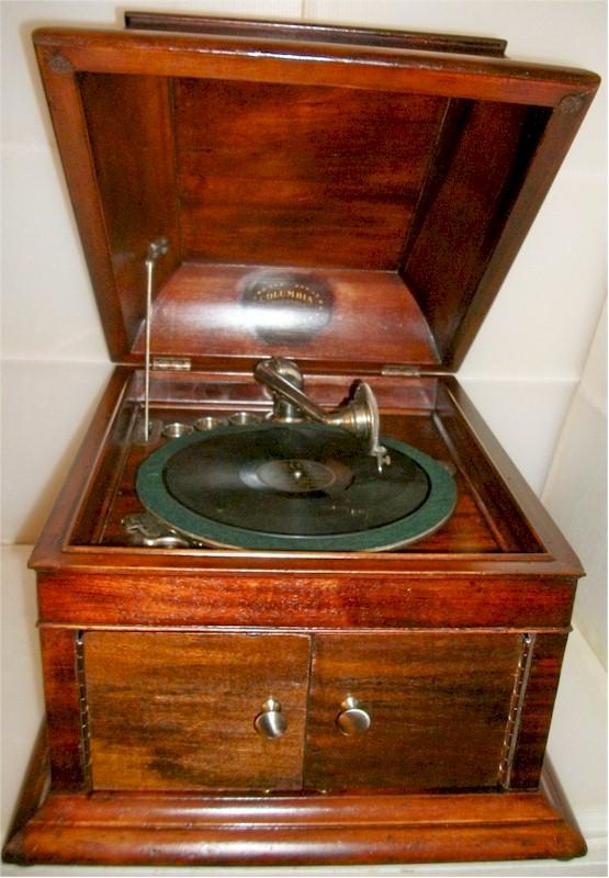 Columbia Windup Phonograph