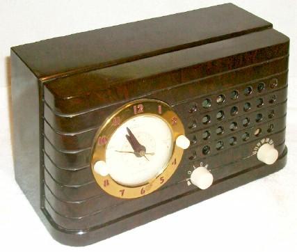 Telechron 8H59 Musalarm Clock Radio (1948)