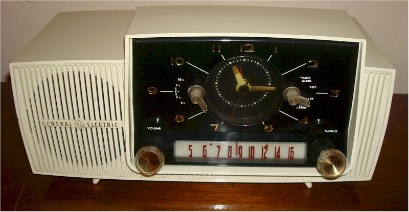 General Electric C-430 Clock Radio (1960)