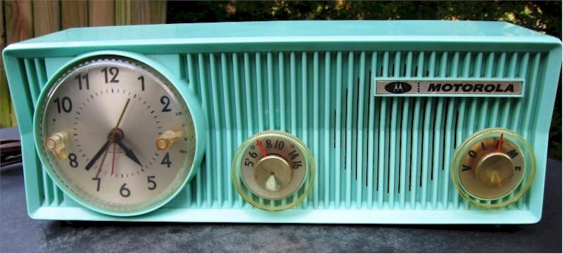 Motorola 57CS Clock Radio (1957)