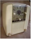 Westinghouse H-398T5 Clock Radio (1953)