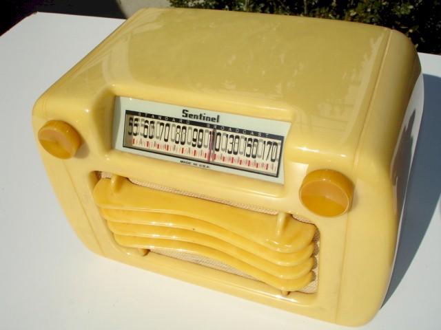 Sentinel 284 Catalin Radio (1946)