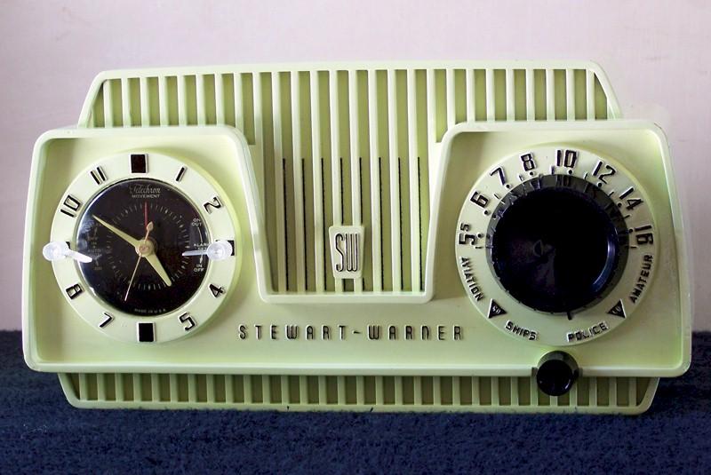 Stewart-Warner 9187E Clock Radio (1954)